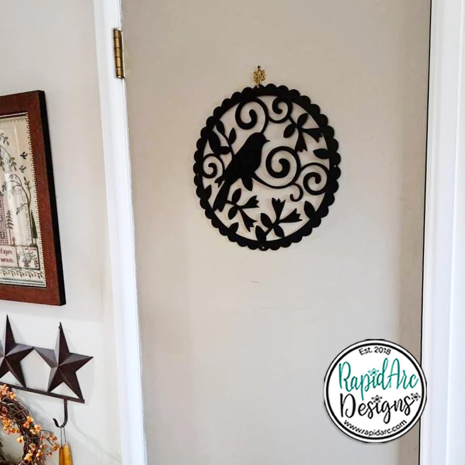 Scalloped BIRD IN WREATH