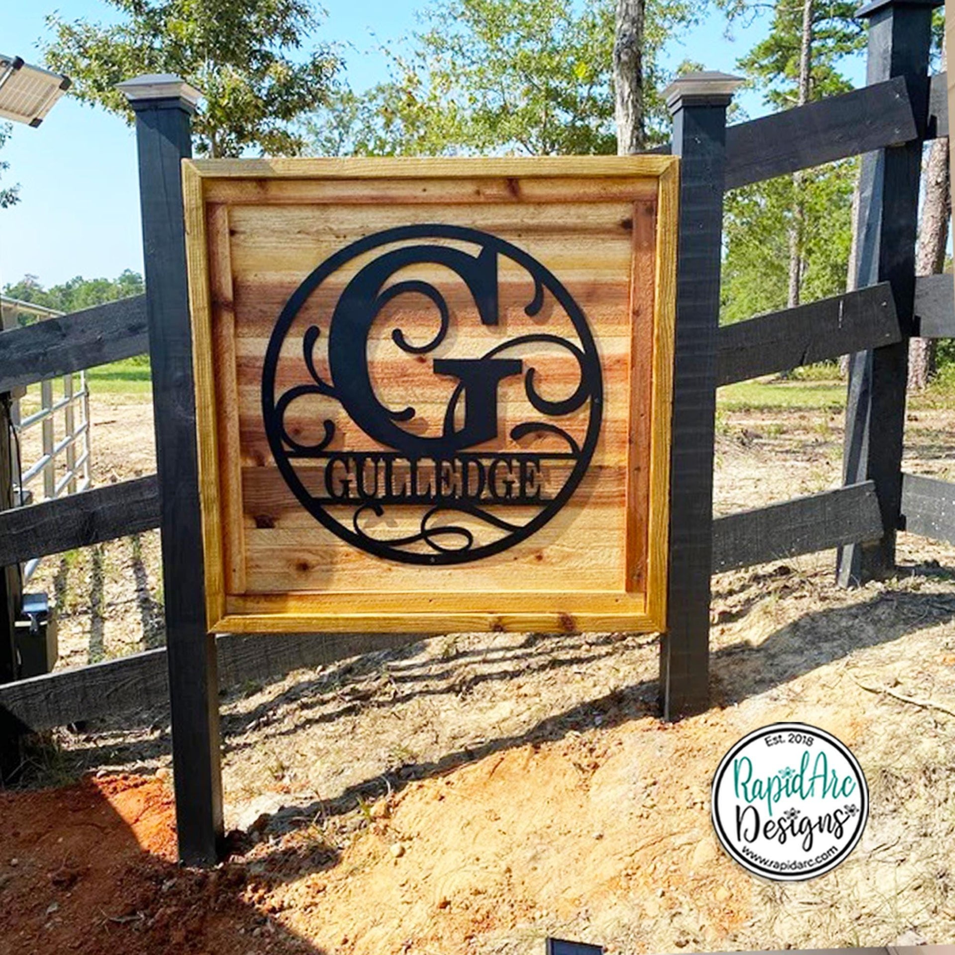 Personalized Metal Monogram Name Sign - Custom Family Name Sign - Photo Gallery Wall Decor - Front Door Hanger - Round Monogram Name Sign